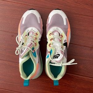 Nike Air Max React 270 SE